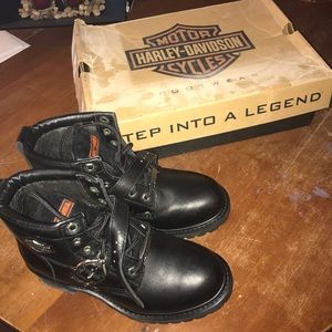 6.5 women’s Harley Davidson Steel Toe Riding Boots